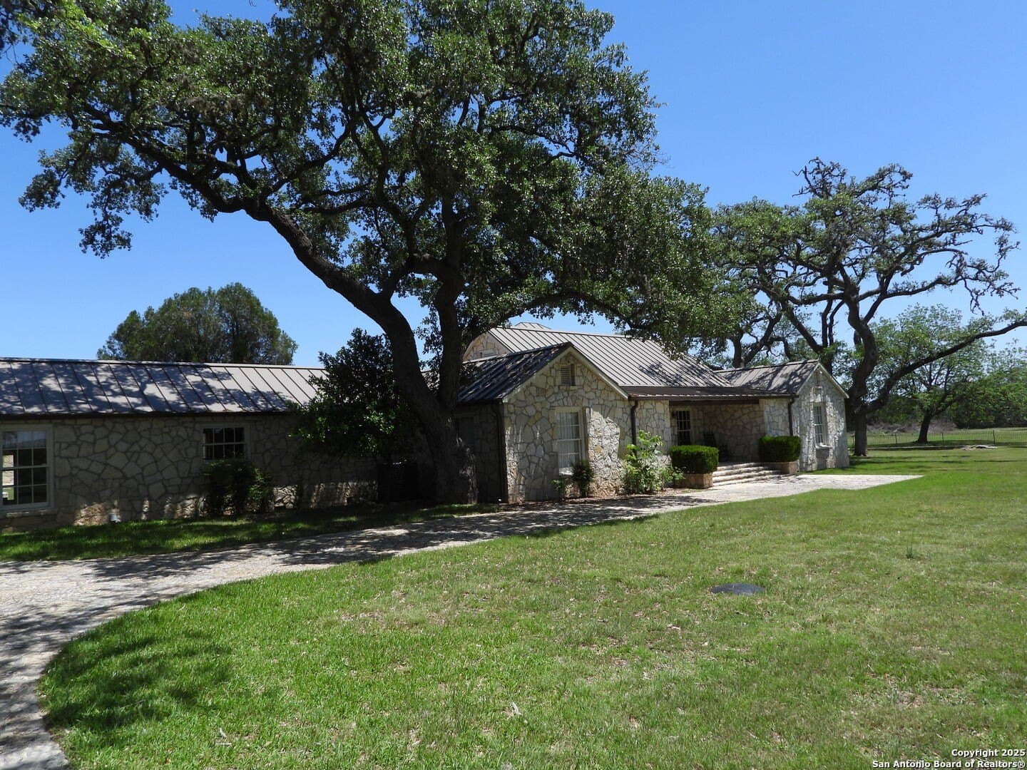 3.98 acres in Bandera County - photo 46