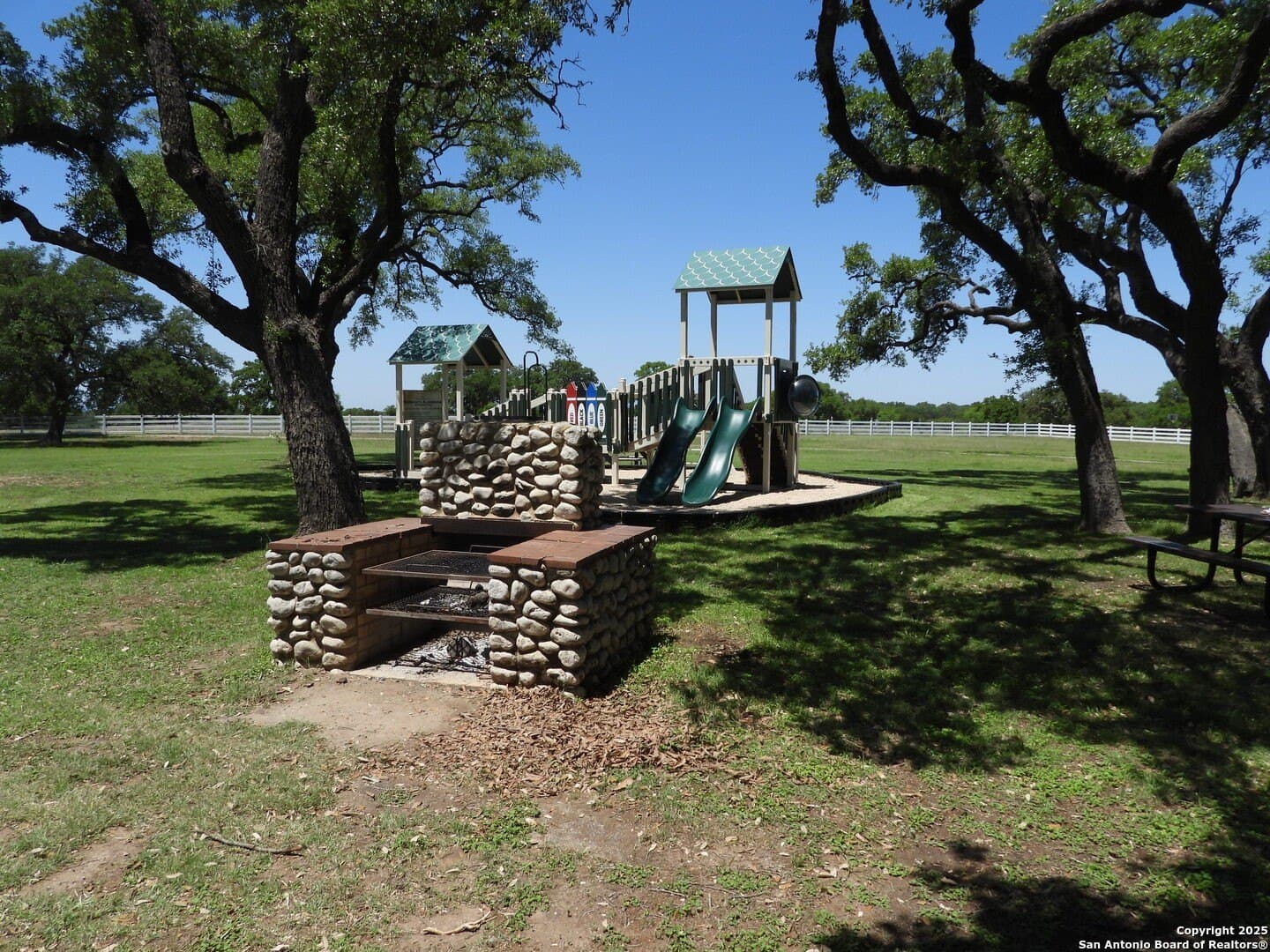 3.98 acres in Bandera County - photo 35