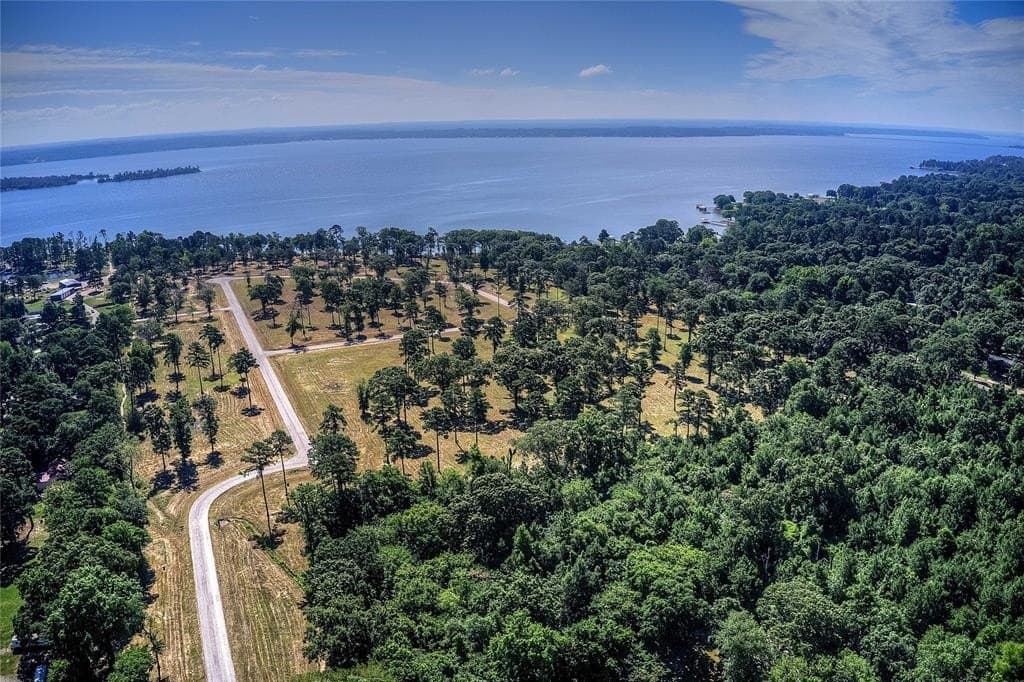 0.86 acres in Henderson County - photo 4
