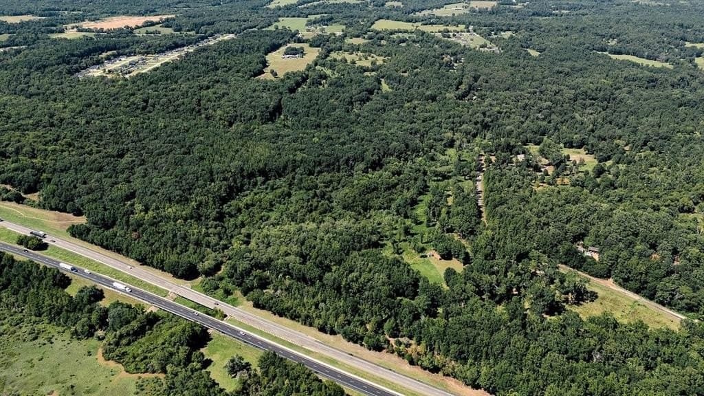 83.79 acres in Smith County - photo 2
