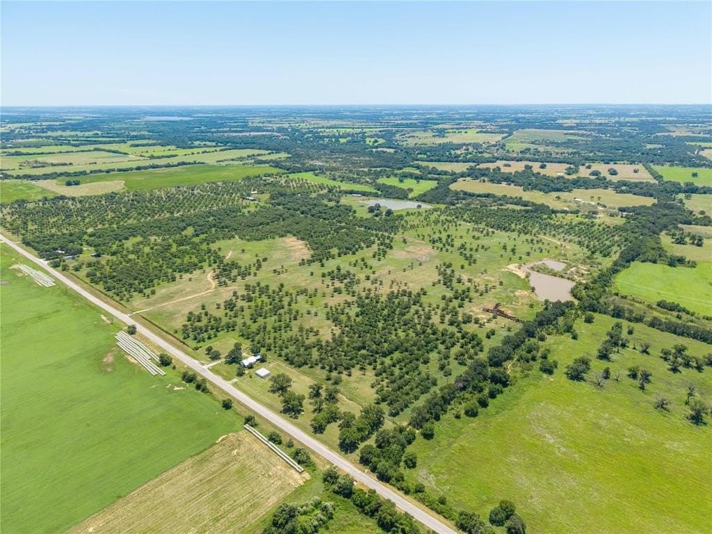 164.08 acres in Comanche County - photo 2