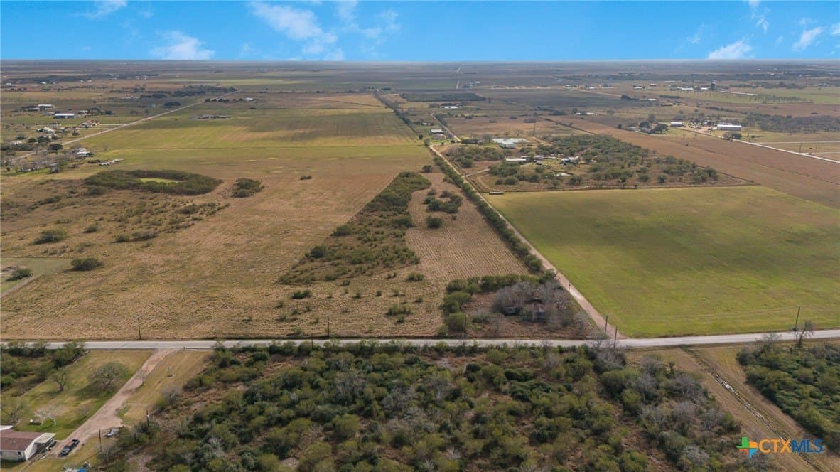 8.38 acres in Victoria County - photo 3