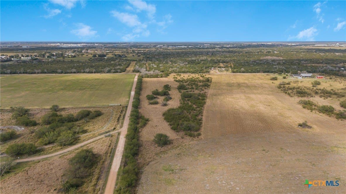 8.38 acres in Victoria County - photo 7