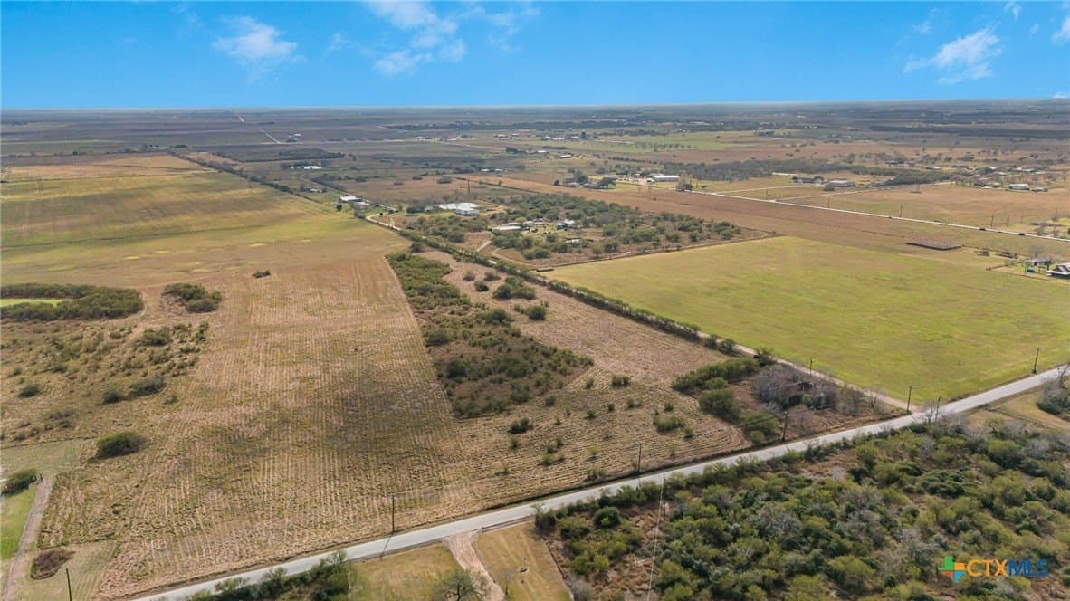8.38 acres in Victoria County - photo 5