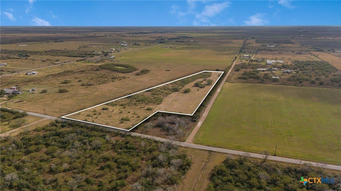 8.38 acres in Victoria County - photo 4