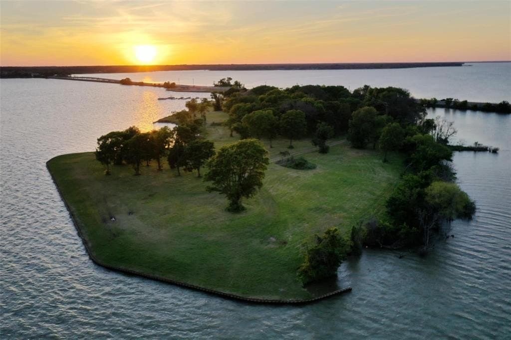 10.68 acres in Henderson County - photo 5