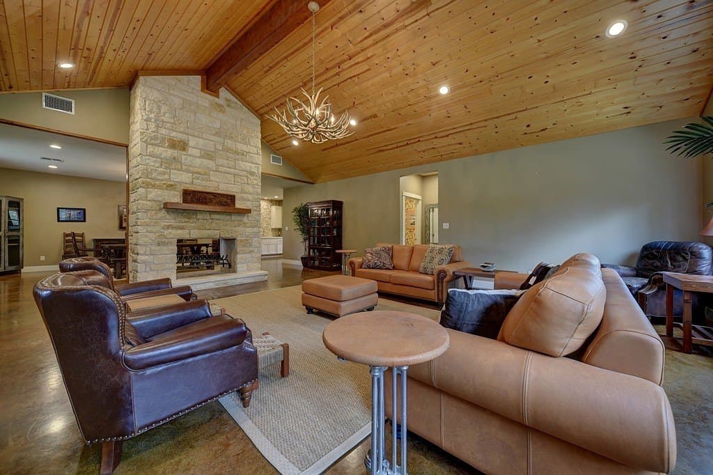 46.31 acres in Colorado County - photo 7