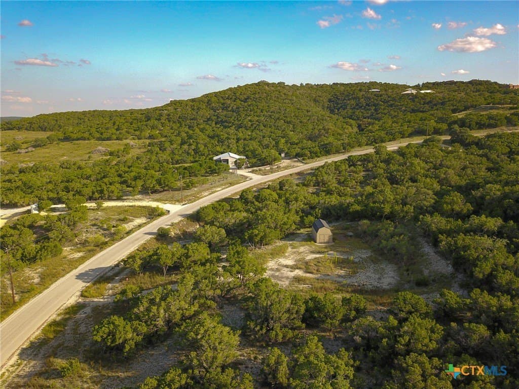 5.69 acres in Bandera County - photo 7
