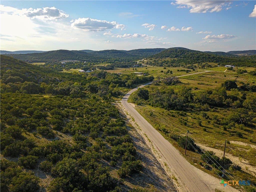 5.69 acres in Bandera County - photo 5