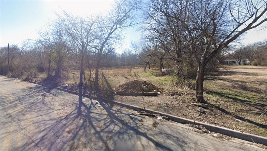1.01 acres in Tarrant County - photo 3