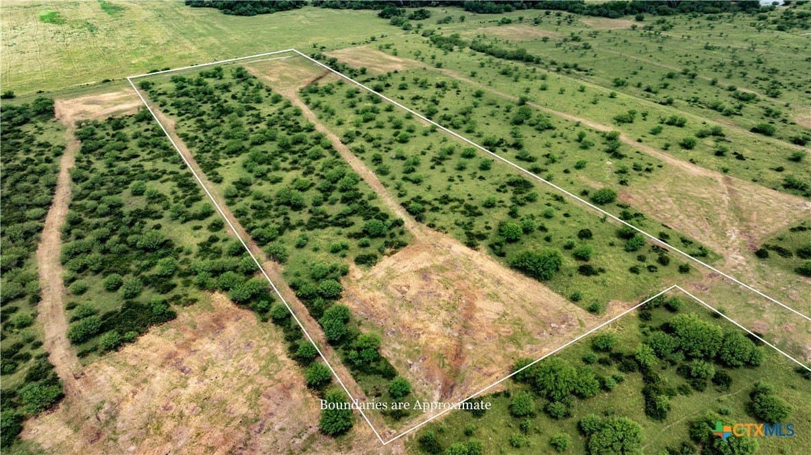 10.01 acres in DeWitt County - photo 2