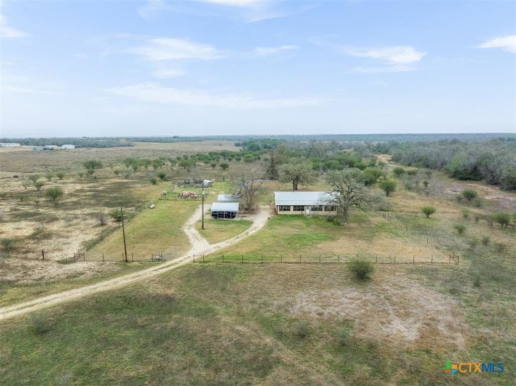 44.97 acres in Gonzales County - photo 4