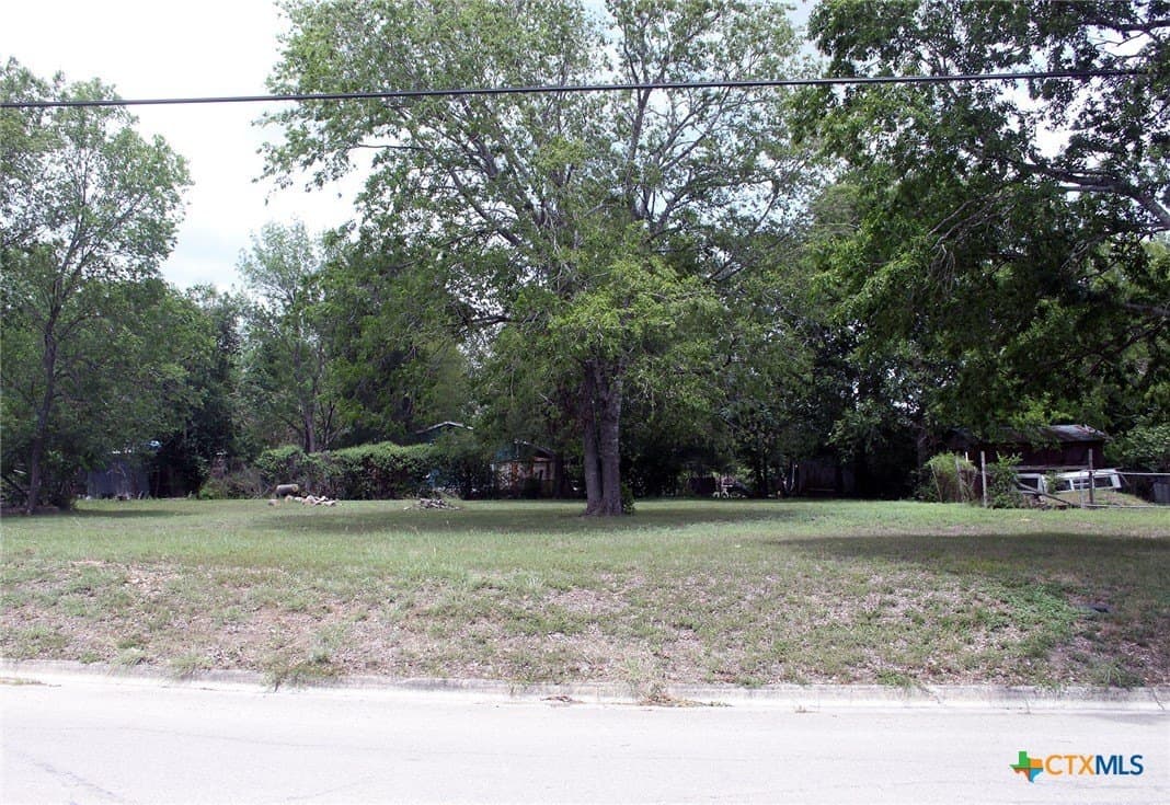 0.33 acres in Caldwell County - photo 5
