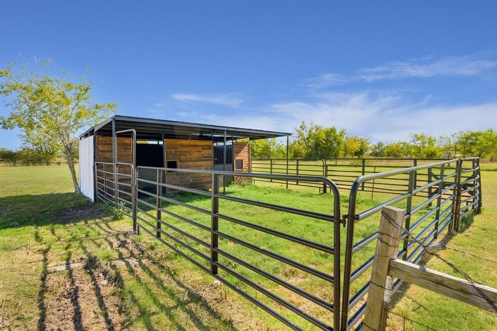 18.04 acres in Hunt County - photo 9