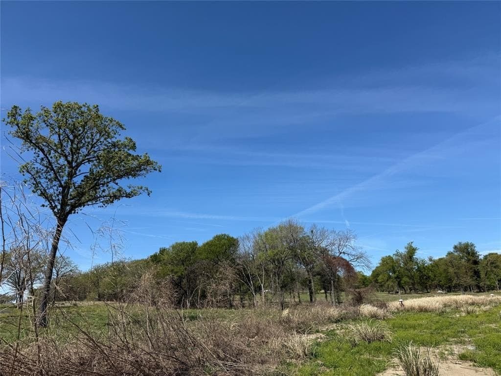 1.28 acres in Navarro County - photo 24