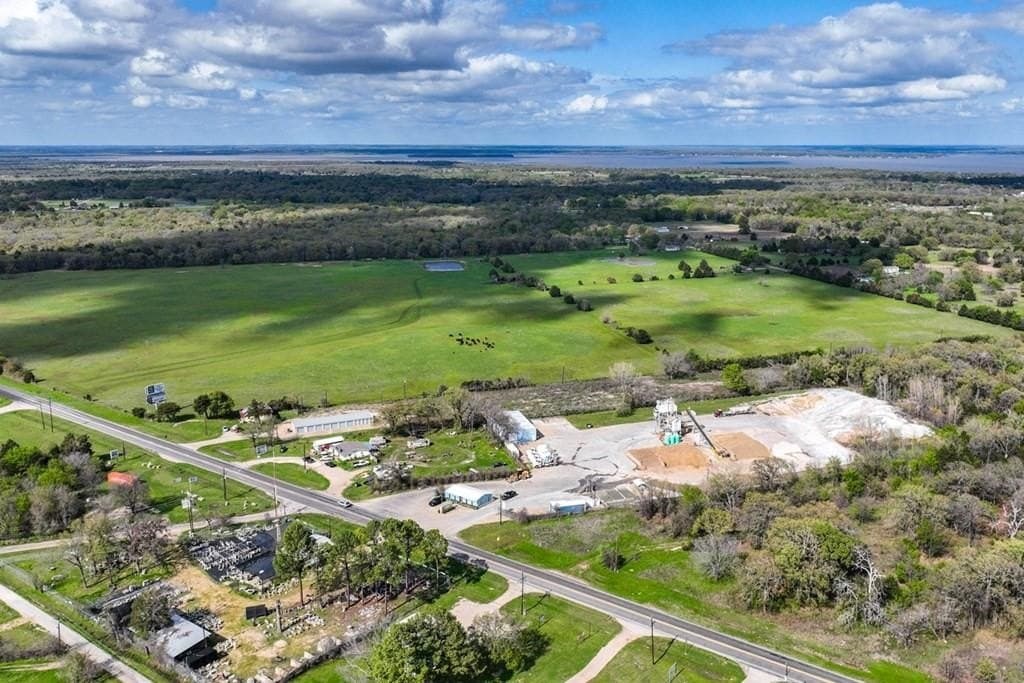 30.68 acres in Henderson County - photo 8
