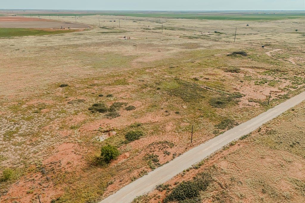 4.9 acres in Gaines County - photo 2