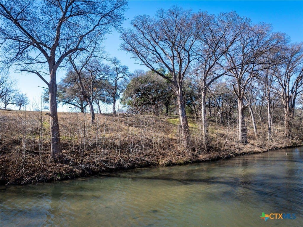 1.01 acres in Comal County - photo 12