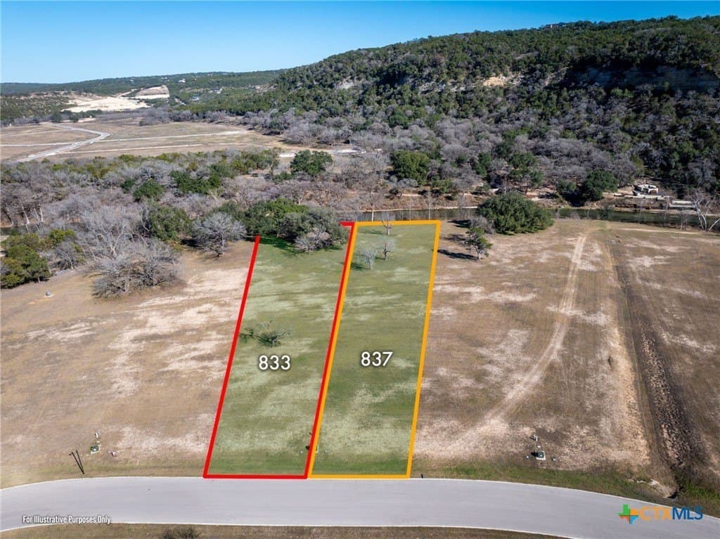 1.01 acres in Comal County - photo 3