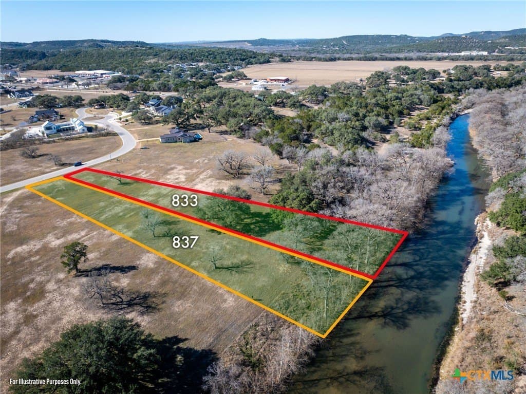 1.01 acres in Comal County - photo 2