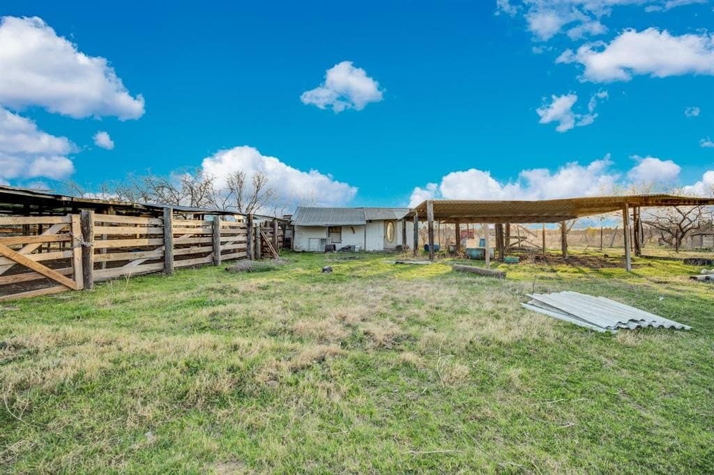 10.1 acres in Navarro County - photo 4