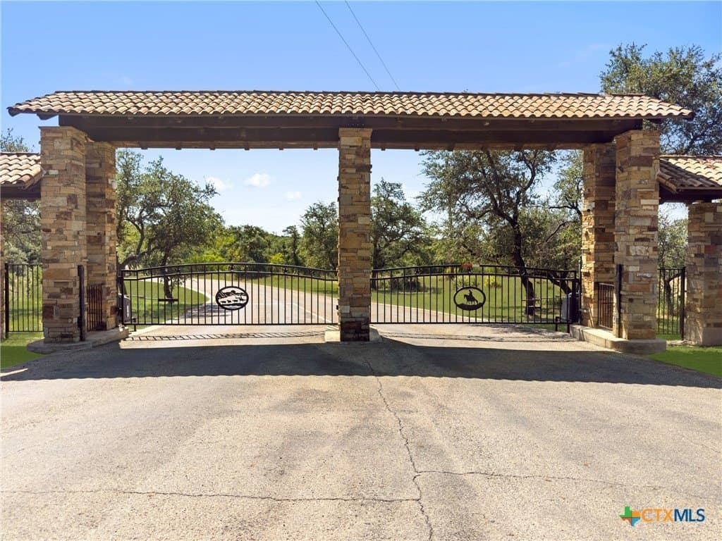 10.57 acres in Blanco County - photo 31