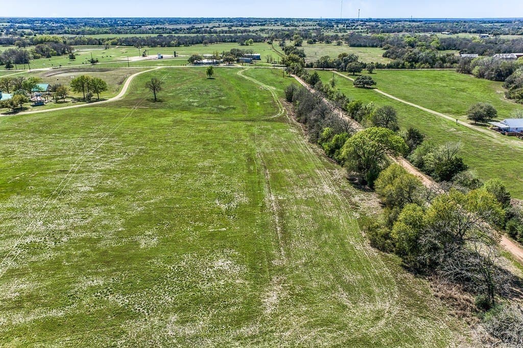 10 acres in Fayette County - photo 4