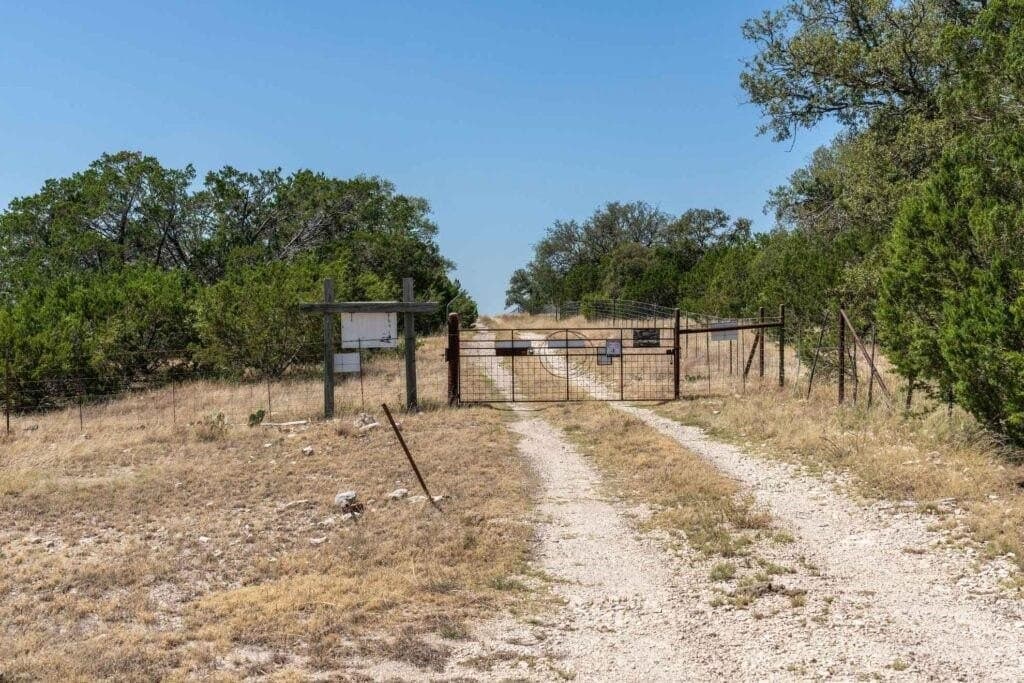 289 acres in Kimble County - photo 4