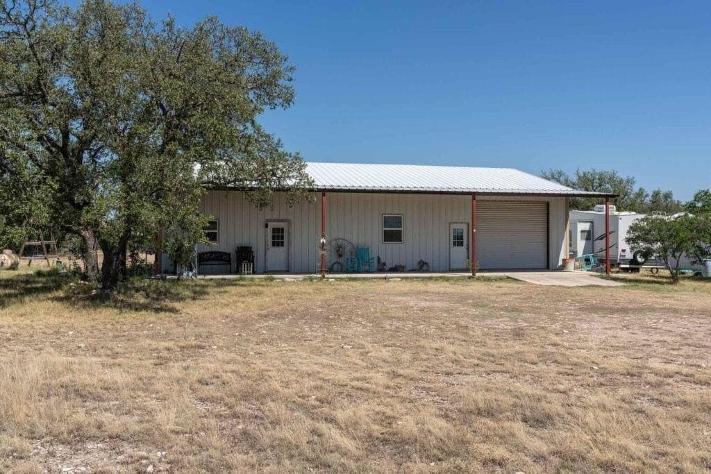 289 acres in Kimble County - photo 18