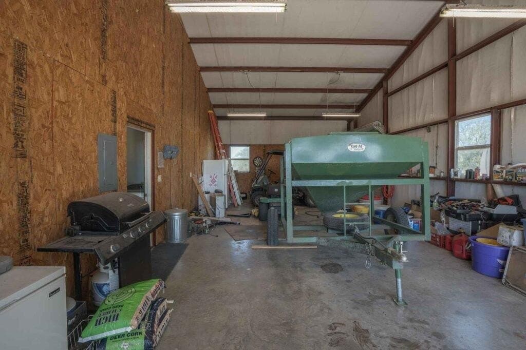 289 acres in Kimble County - photo 30