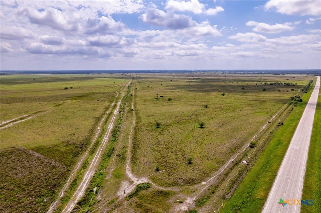180 acres in Victoria County - photo 12