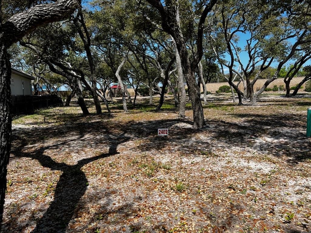 2402 Royal Oaks Trail