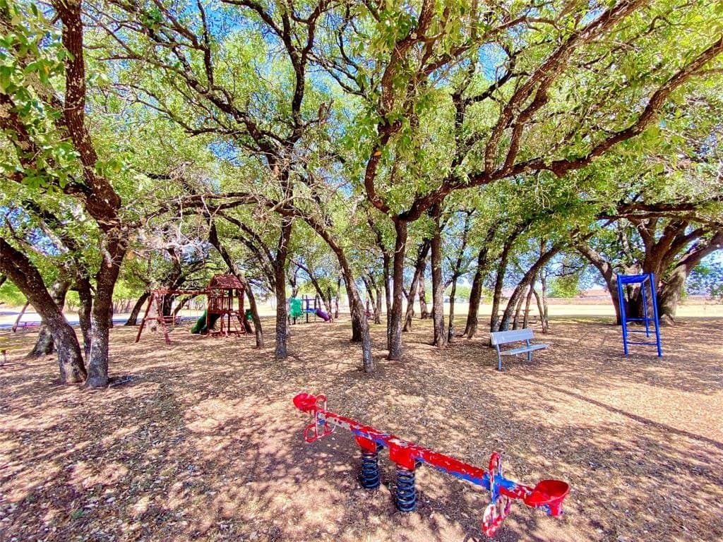 0.04 acres in Hood County - photo 9