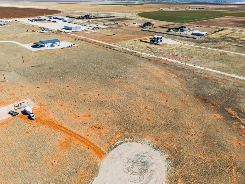 5.47 acres in Gaines County - photo 2