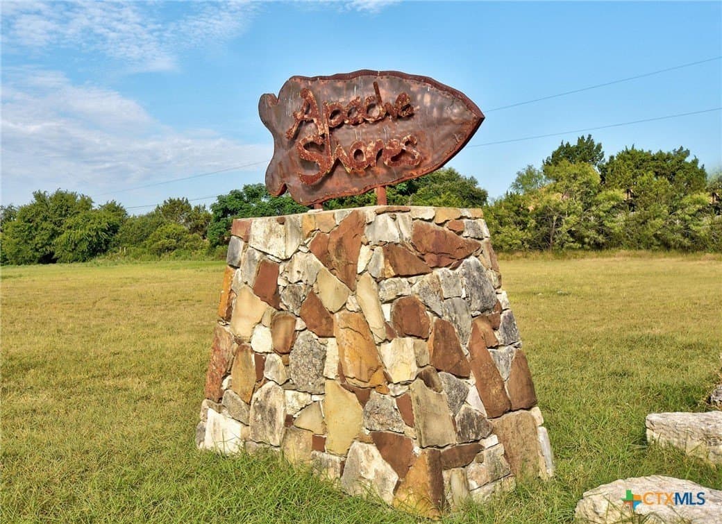 0.62 acres in Travis County - photo 9