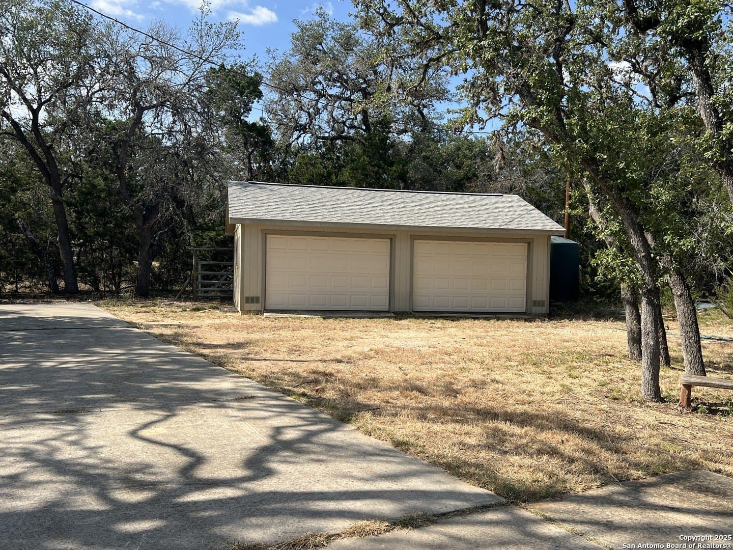 10.73 acres in Bandera County - photo 31