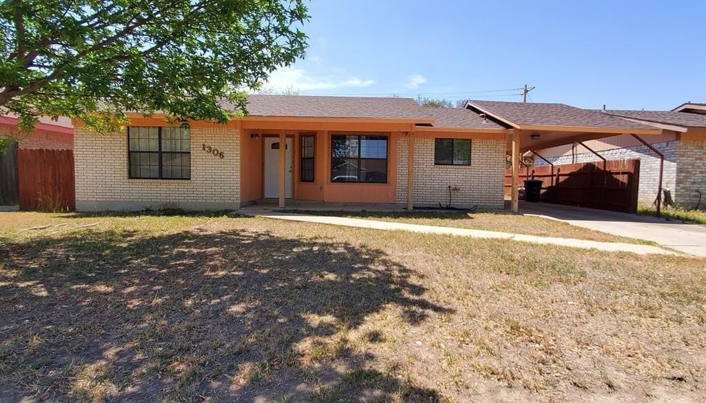1306 Paseo Encinal Drive