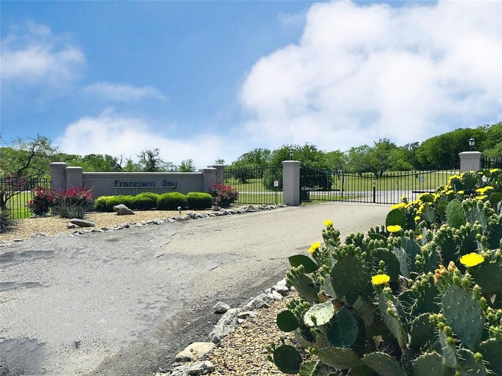 1.26 acres in Navarro County - photo 34