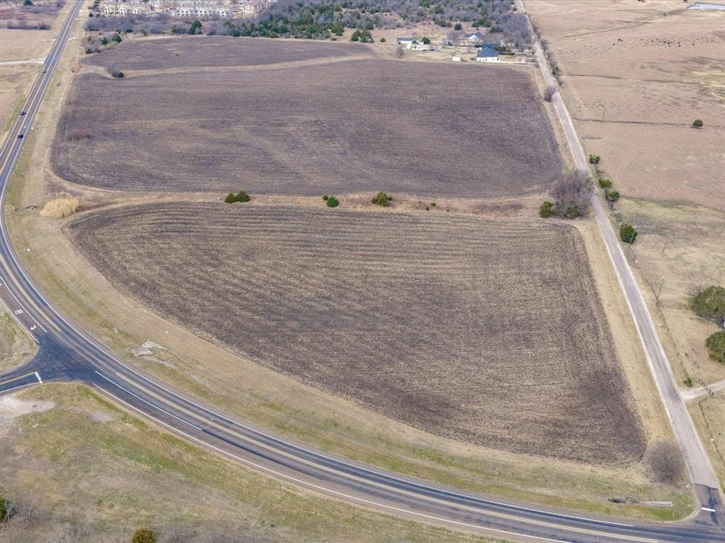 37.73 acres in Ellis County - photo 9