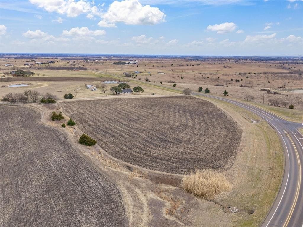 37.73 acres in Ellis County - photo 2