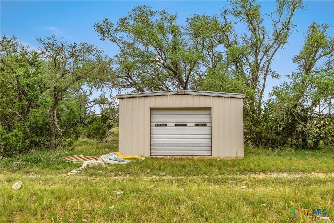 397.23 acres in Gillespie County - photo 14