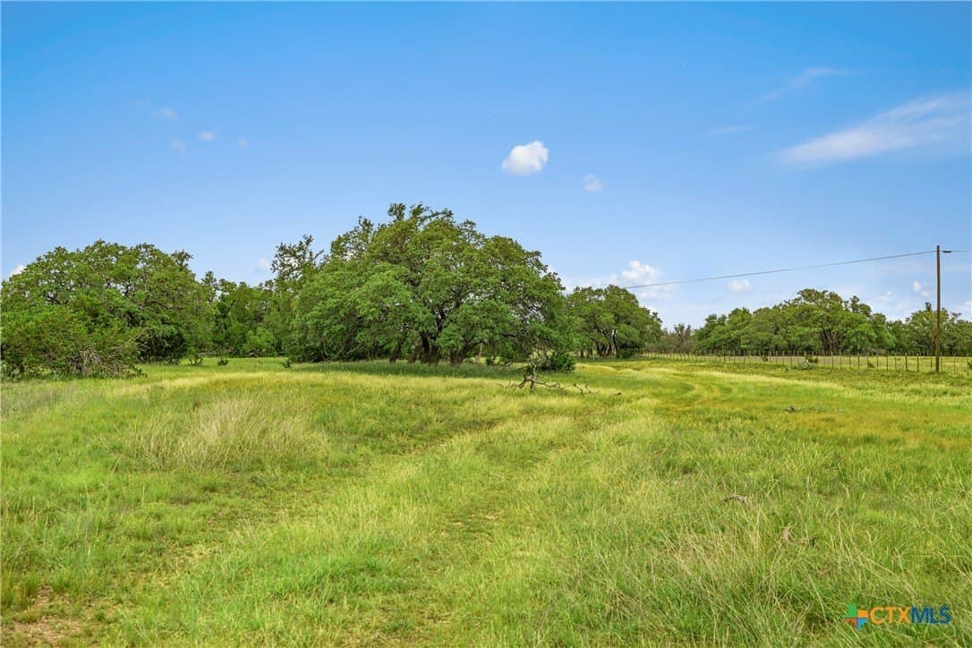 397.23 acres in Gillespie County - photo 18