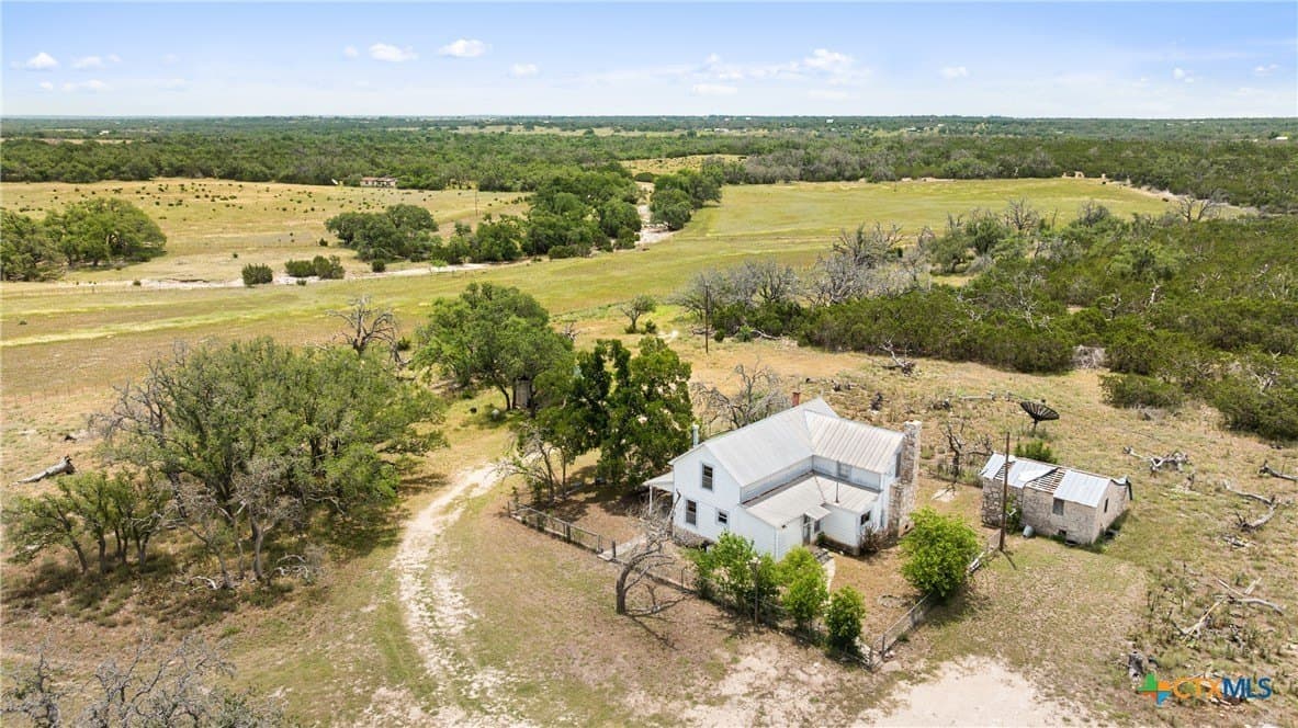397.23 acres in Gillespie County - photo 16