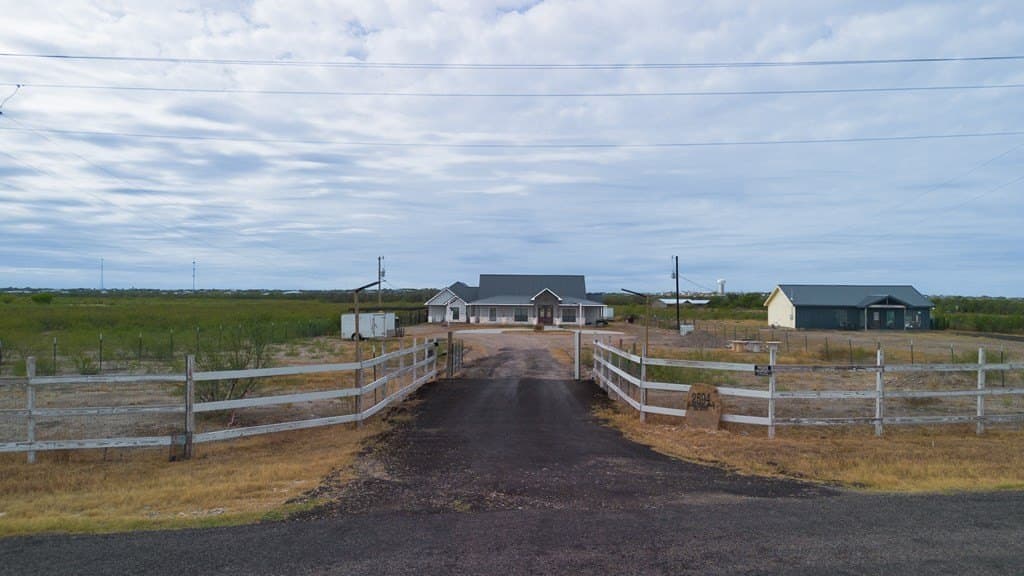 436,035 acres in Maverick County - photo 3