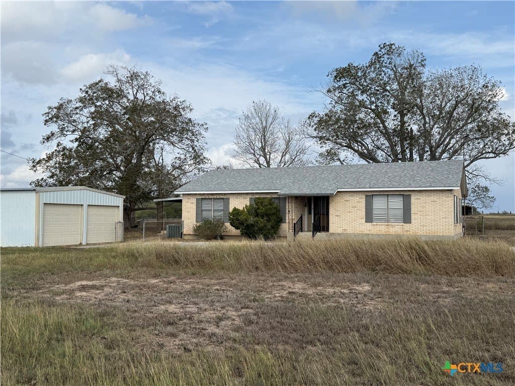 189.53 acres in Karnes County - photo 2