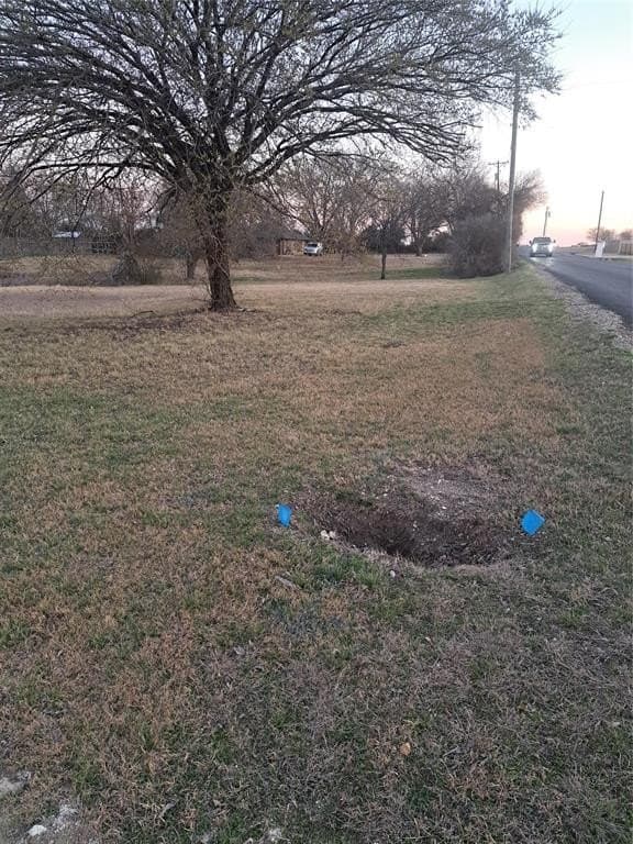0.8 acres in Ellis County - photo 3