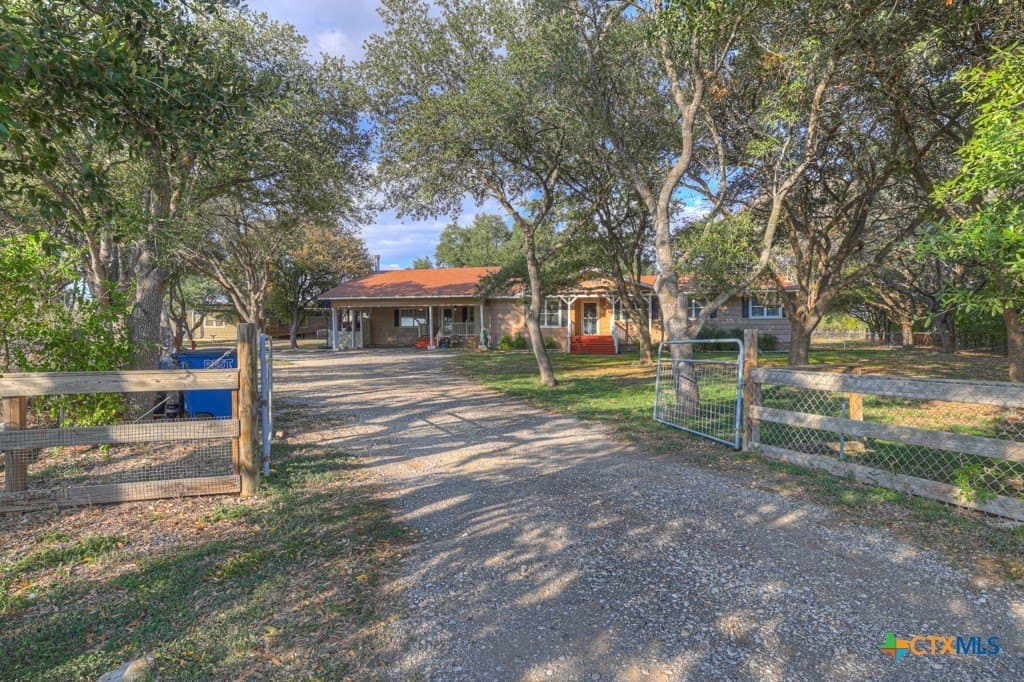 10.06 acres in Comal County - photo 2