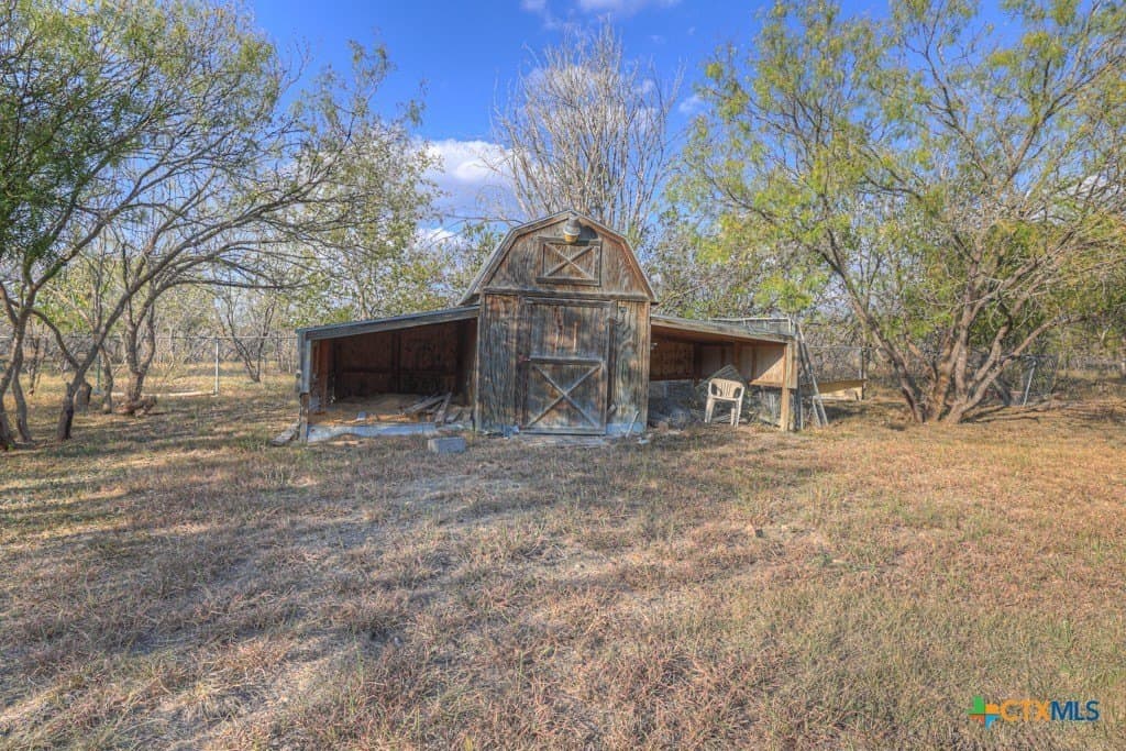 10.06 acres in Comal County - photo 25