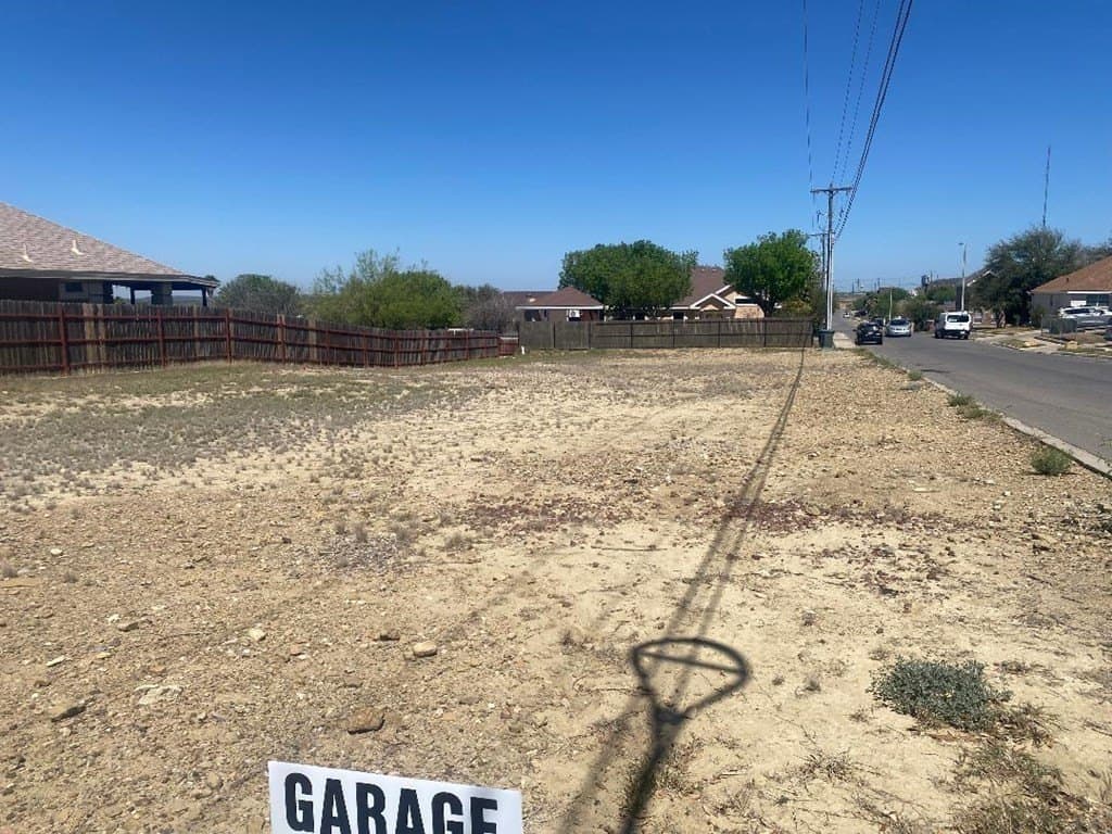 0.2 acres in Maverick County - photo 2