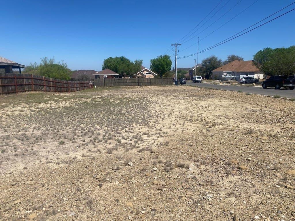 0.2 acres in Maverick County - photo 3